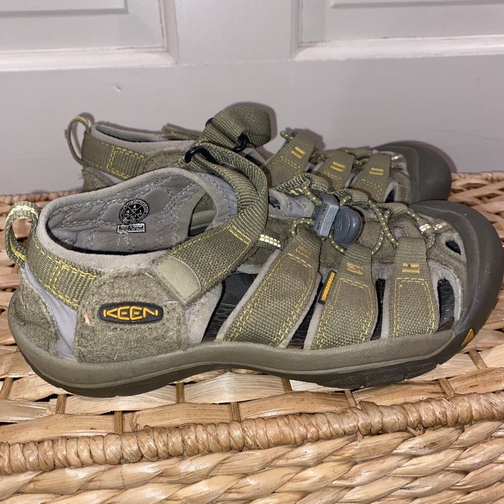 KEEN Waterproof Newport H2 Hiking Trail Sandals Kids Toddler Sz 4 Green Slip-on